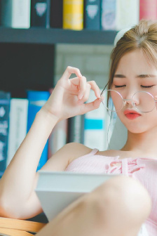 我成了女生生物课标本
