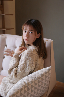 《漂亮的女邻居》三级